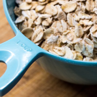 Measuring One Cup of Traditional Jumbo Rolled Oats