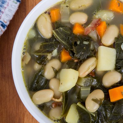 white bean bacon and kale soup