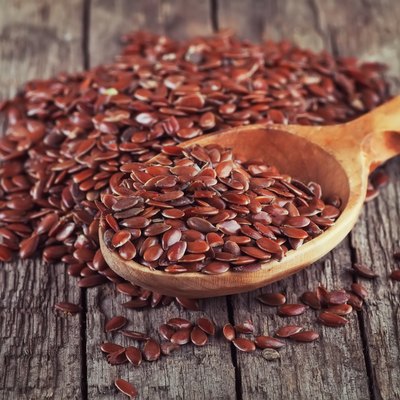 flax seeds in spoon