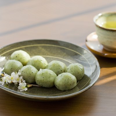 Rice dumplings and green tea
