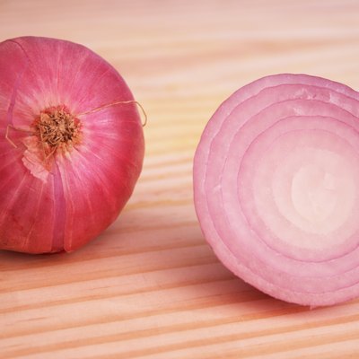 An Onion and onion slice