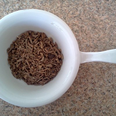 Dried herb (Valerian root)