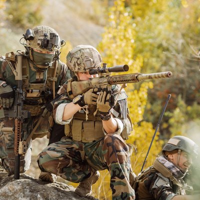 Soldiers team preparing to attack the enemy