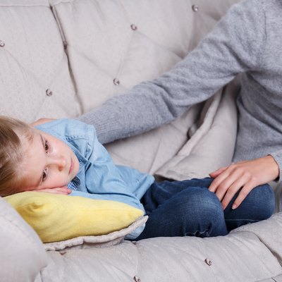 Child psychologist with a little girl