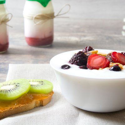 Natural yogurt with fresh berries