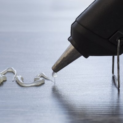 Electric hot glue gun