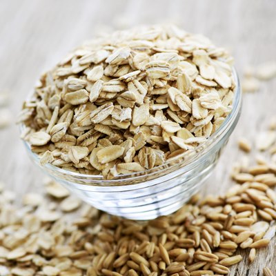 Bowl of uncooked rolled oats