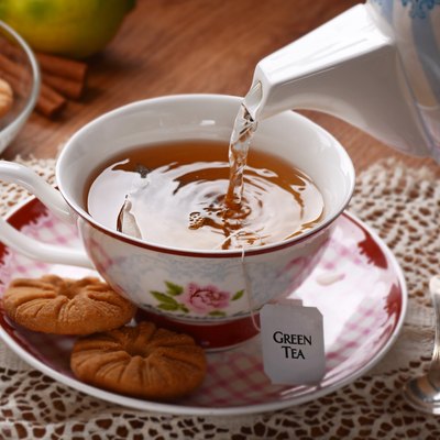 pour the tea