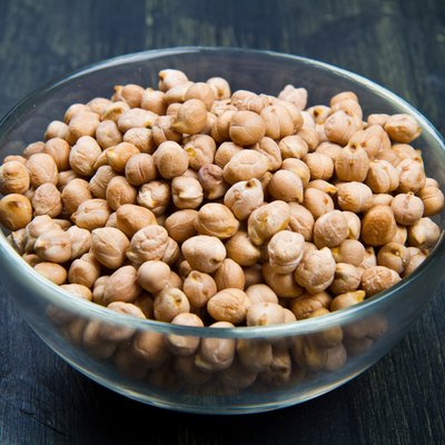 chickpeas on glass bowl