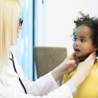 Little girl with doctor