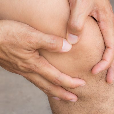man with knee pain