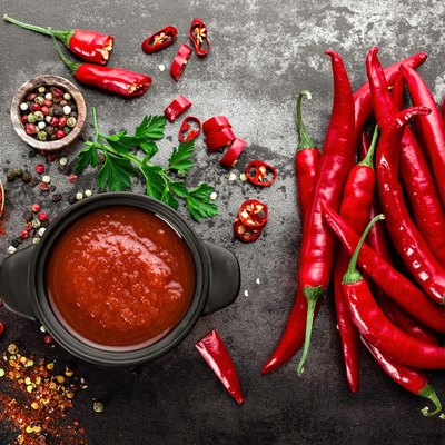 spicy chili sauce, ketchup