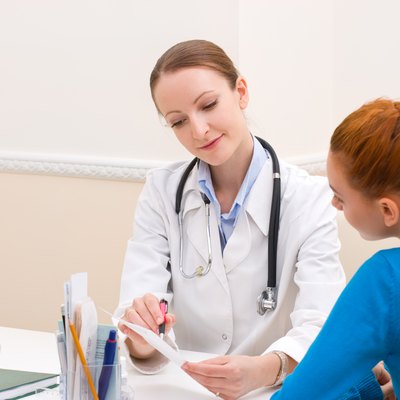 Doctor advises woman patient