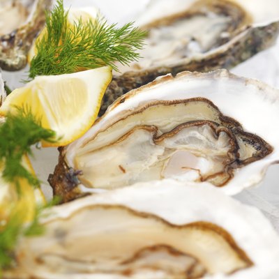 Oysters with lemon and dill