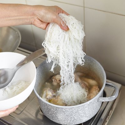 Adding rice noodle