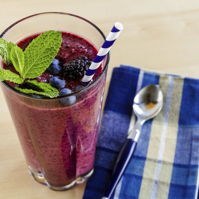 Blueberry and Blackberry smoothie shakes
