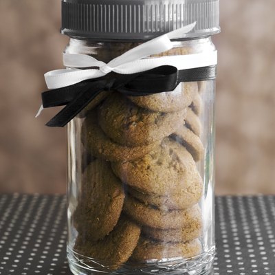 ginger snaps in jar