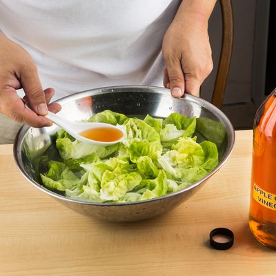 Apple Cider Vinegar to soak vegetable and remove pesticide residue