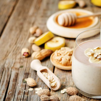 banana oat peanut butter smoothies