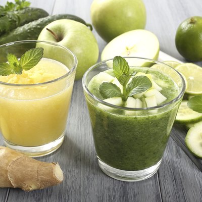 bio cocktail green and yallow smoothie