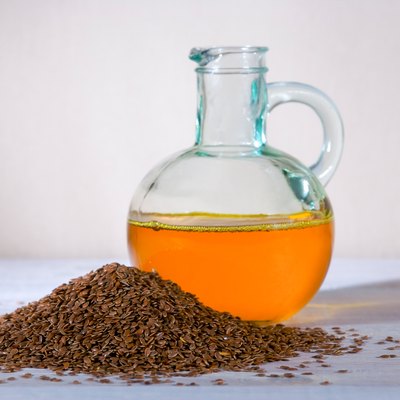 Cold pressed Linseed oil on flaxseed