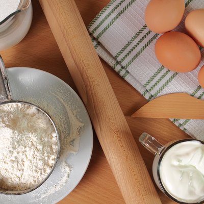 Ingredients to make cake