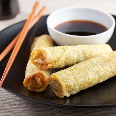 Spring rolls with soy sauce