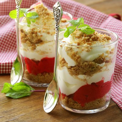 dairy dessert with strawberries, trifle