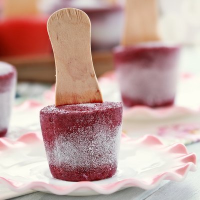 BLUEBERRY YOGURT POPS