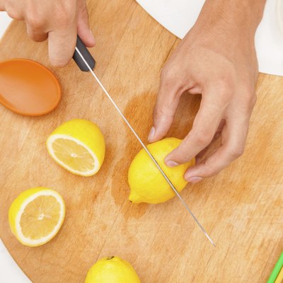 Preparing lemonade