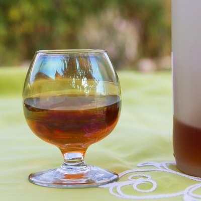 Glass and Bottle of Liquor - Copa y Botella Licor