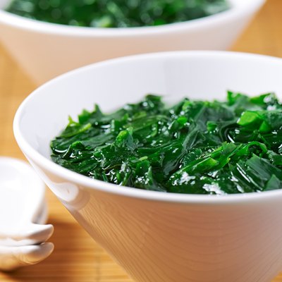 Traditional Japanese soup made of seaweed wakame