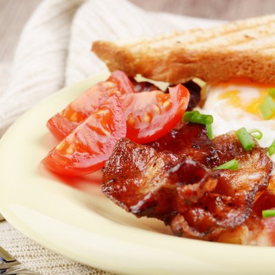 Fried eggs with bacon