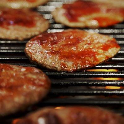 Barbecuing hamburgers