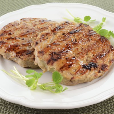 Grilled turkey burgers
