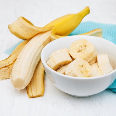 Fresh banana in a bowl