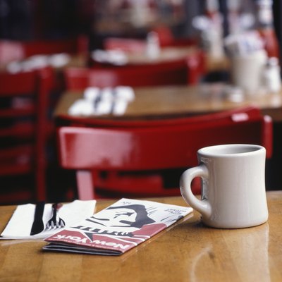 Mug in coffee shop, New York, USA