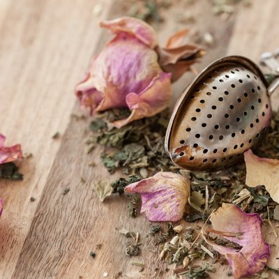 Tea with rose petals