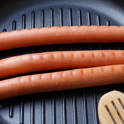 Sausage on the pan grill