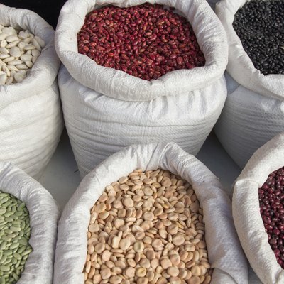 Sacks with Legumes Beans Market - Sacos con Legumbres Frijoles