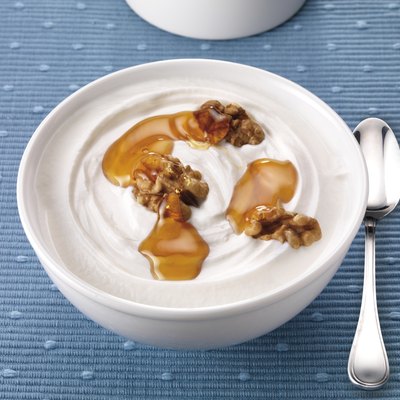 greek yogurt with honey and walnuts