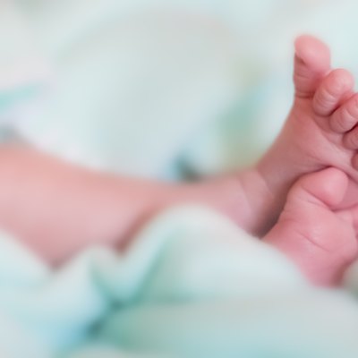 Tiny toes