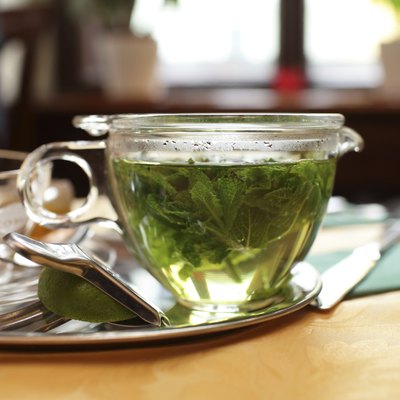 Teapot with mint tea