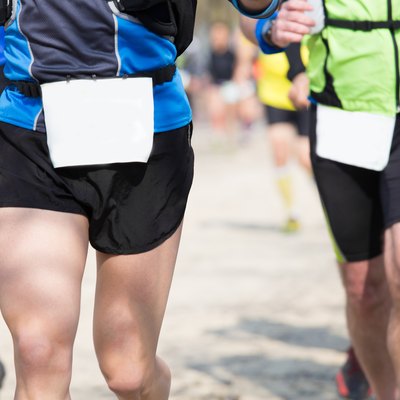 many athletes run in the outdoor race on the road