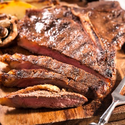 Beef steaks with grilled vegetables