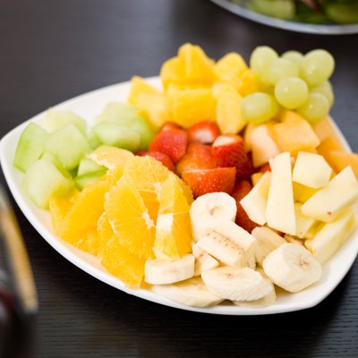Plate of fruit slices