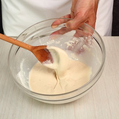 Making Yeast Sweet Roll Bun