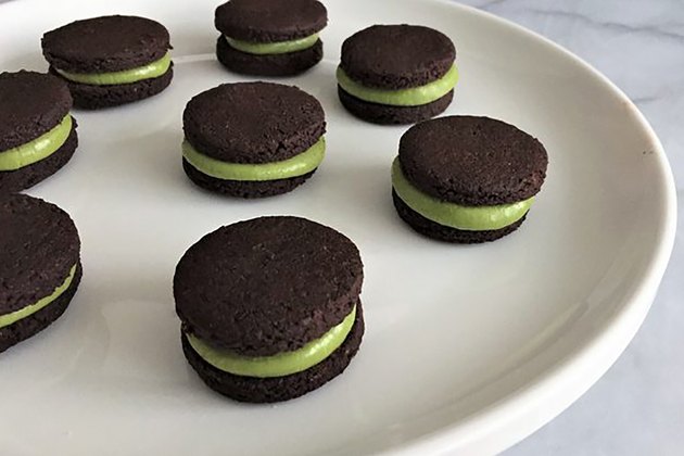 minty matcha Oreos