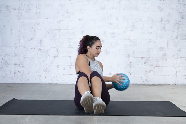 Jordan Shalhoub Doing a Medicine Ball Cardio + Abs Workout