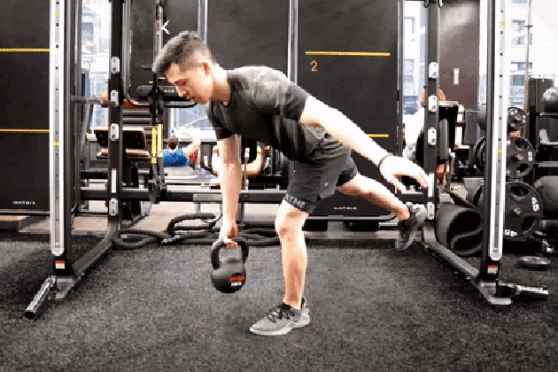 Proper form for Single-Arm Row With Single-Leg Balance